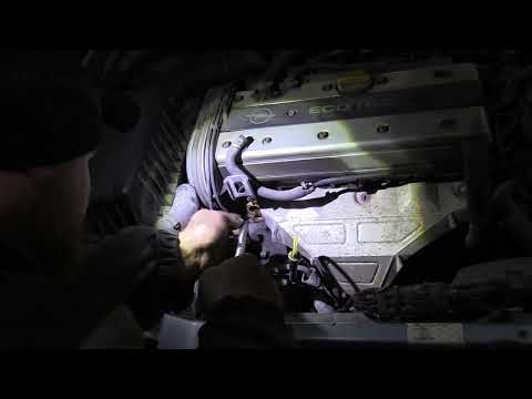 Видео: замена термостата на автомобиле Opel Vectra B