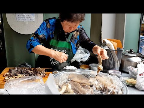 Видео: кровяная колбаса уличная еда / корейская колбаса с 50 лет / корейская уличная еда