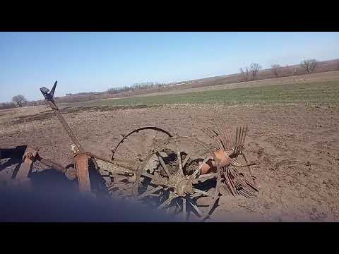 Видео: Т-16 Розкидання гною картоплекопвчкою