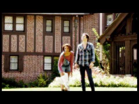 Видео: Мы вдвоём. (Деймон и Бонни)