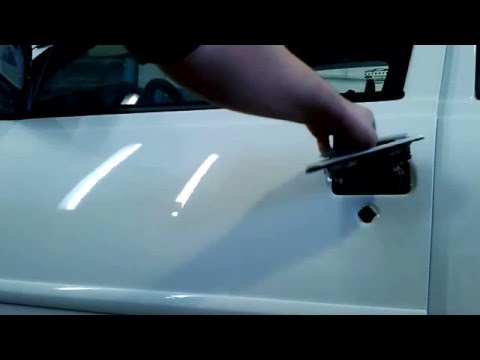 Видео: Дэу  Нексия. Снятие ручек дверей.