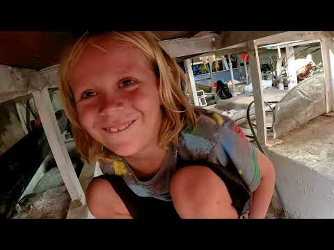 Видео: Ремонт лодки на Карибах.