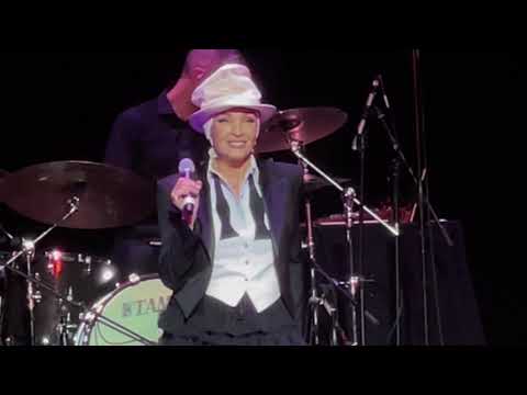 Видео: Лайма Вайкуле/ Попурри из песен Раймонда Паулса 2024