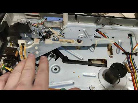 Видео: Электропроигрыватель Арктур 006 стерео Vs Электроника ЭП 060