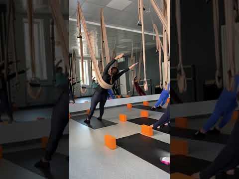 Видео: Урок Флай Йоги