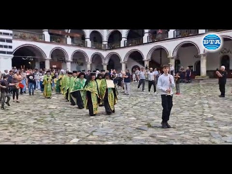 Видео: Българският патриарх Даниил беше посрещнат тържествено в Рилската света обител