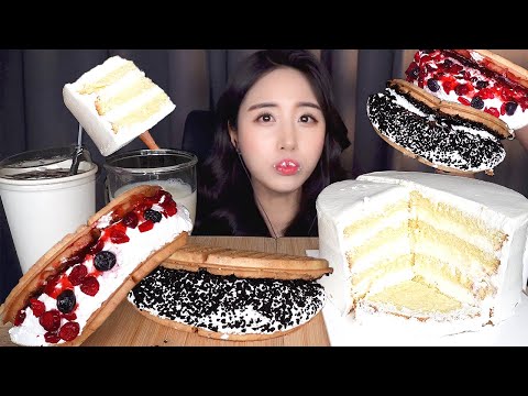Видео: SUB) ASMR Сладкая клубника Шоколадные вафли и торт Десерт Мукбанг Dessert MukbangㅣEating Sounds