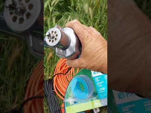 Видео: Купих малка вибрационна помпа за вода!I bought a small vibrating water pump! #power #вода #село