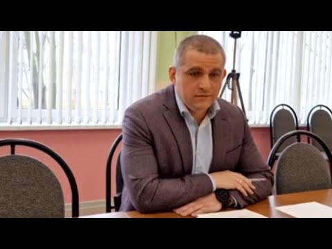 Видео: ДИРЕКТОР ГБОУ 1191 СБЕЖАЛ ОТ МАМЫ И ПОЛИЦИИ 😡