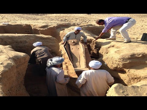 Видео: НЕГА ХУСАЙН БОЙҚАРО ТИРИКЛАЙИН ДАФН ҚИЛИНГАН