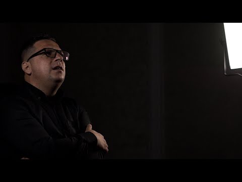 Видео: Александър Илиев (Сашо) - На крака изправяш ме