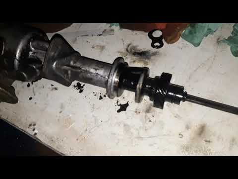 Видео: Вкладыши Газ 66 замена. До и после. Ищем давление масла. Продолжение будет.