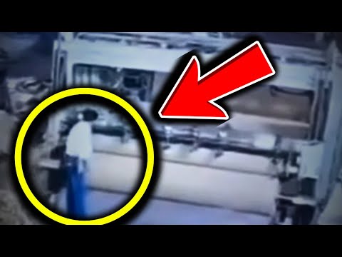 Видео: Он подошел слишком близко к вращающейся машине… И тут произошло вот это!