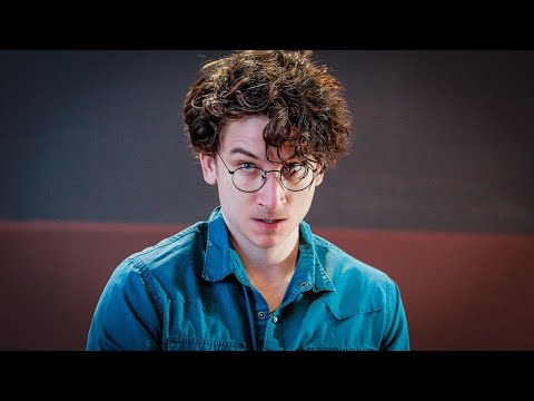 Видео: Тот ребенок с нарушением слуха в хоровом классе