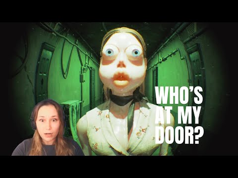 Видео: Я одна дома… Кто стучит в дверь?! | Who's at the door?