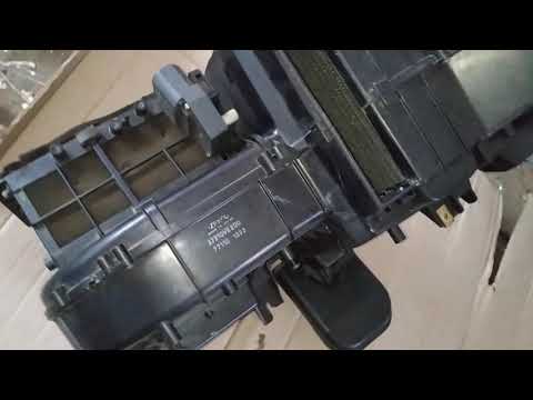 Видео: Замена радиатора передней печки Ниссан Эльгранд Е50