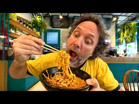 Видео: Лучшая лапша Северного Таиланда (и где ее купить)