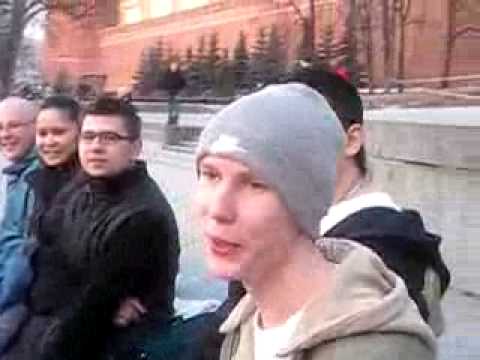 Видео: круто читает рэп на уровне Fike DragN Johny Boy