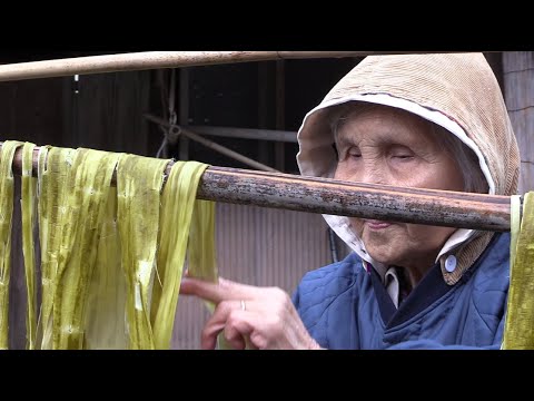 Видео: Процесс изготовления самой прочной бумаги в Японии.