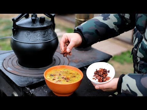 Видео: ГОРОХОВЫЙ СУП С КОПЧЕНОСТЯМИ И БЕКОНОМ В АФГАНСКОМ КАЗАНЕ