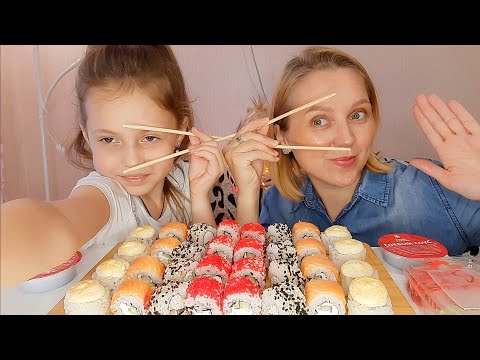 Видео: МУКБАНГ РОЛЛЫ🍣РОЛЛЫ/ Села первый раз за руль и папа за меня испугался😱😱😱 комменты, приветы🤗