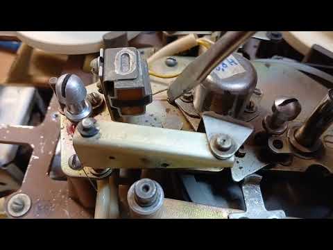 Видео: Магнитофон Комета-201, работы по настройке ЛПМ.