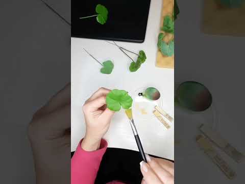 Видео: Тонировка листьев герани(пеларгонии) из холодного фарфора
