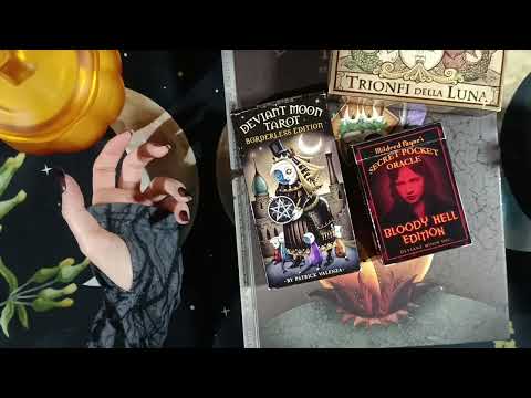 Видео: Все колоды Патрика Валенса / deviant moon tarot / trionfi della luna / abandoned oracle