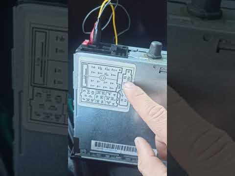 Видео: Golf 4 подключение магнитолы к штатному усилителю.