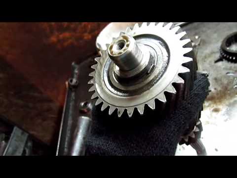 Видео: Ниссан Тирано 2. Ремонт коробки . Nissan Tirano 2 repair of conduit transmissions