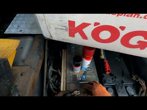 Видео: #184 Кафе 555, сравниваем с кафе Маяк. Протерся аккумулятор, вытекает электролит...