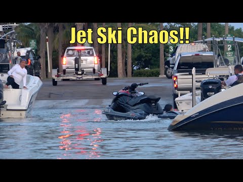 Видео: Она упала с гидроцикла и всё ещё работает! | Miami Boat Ramps