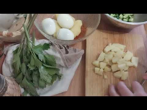 Видео: Мой любимый весенний салат/ Болтушки/Красота у дома моего