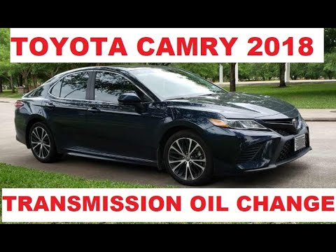 Видео: Замена масла АКПП Тойота Камри 2018 Toyota Camry Transmission fluid change AISIN UB80