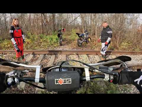 Видео: ЧАСТЬ 1. ПРОБИРАЕМСЯ ДО ЭНДУРО СТАДИОНА. ТРЕНИРУЕМ БРЕВНА.