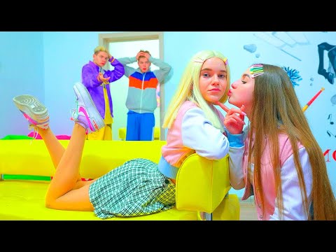 Видео: МЛАЂА СЕСТРА ДИЈАНЕ У СРЕДЊОЈ ШКОЛИ! 😍 Гламурозна фаца у школи навијачица? 💅Дијана је разочарана