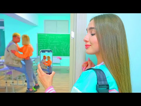 Видео: ДЕВОЧКИ БУНТАРКИ НЕ ДОВОЛЬНЫ НОВЫМ ТРЕНЕРОМ 😤!!! ДИАНА ХОЧЕТ СЛИТЬ ТРЕНЕРА ЭББИ!!!