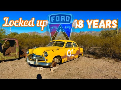 Видео: Будет ли БРОШЕННЫЙ Ford работать и ездить после 48 лет в пустыне? (Запертый, плоскоголовый!)