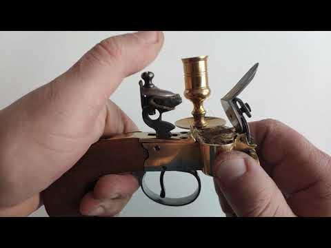 Видео: Кремневая зажигалка с подсвечником (Flintlock Lighter)