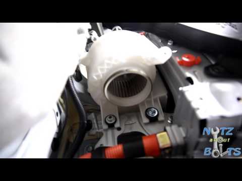 Видео: Очистка вентилятора аккумулятора Toyota Prius HV 2010-2015 гг.