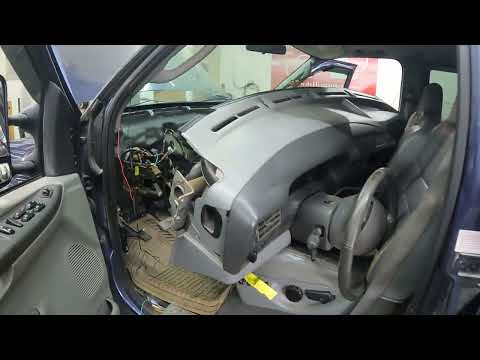 Видео: Ford 99-07 Powerstroke БЫСТРОЕ и ЛЕГКОЕ снятие панели приборов