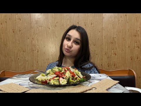 Видео: «МУКБАНГ | Салат с пекинской капустой«То не одно, так другое... За что мне всё это?😔