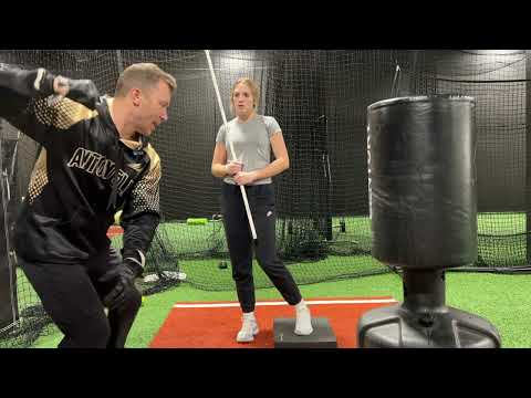 Видео: Закулисный урок софтбола