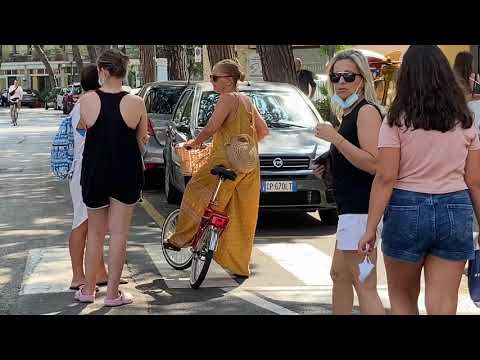 Видео: как одеваться в элегантном возрасте, итальянские бабушки