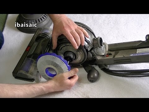 Видео: Советы по обслуживанию вертикального пылесоса Dyson DC40