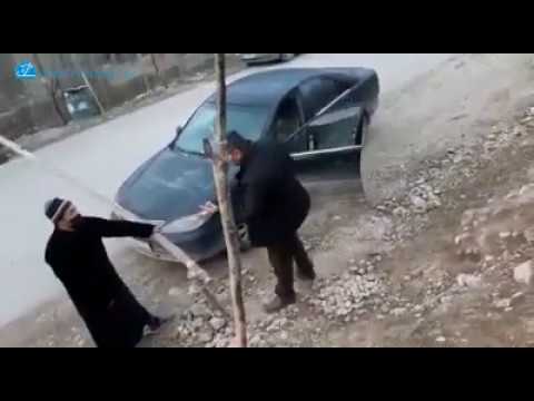 Видео: Баткенде айдоочу оого алгыс сөздөр менен сөгүнүп, карантин тосмону сүзүп өтүп кетти
