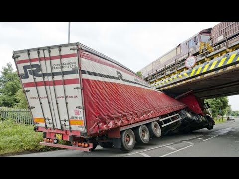 Видео: 10 Чрезвычайно опасные навыки оператора самого большого самосвала. Вождение тяжелой техники