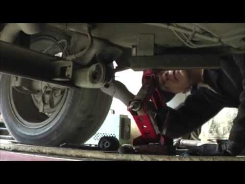 Видео: Замена сайлентблоков балки Чери Амулет