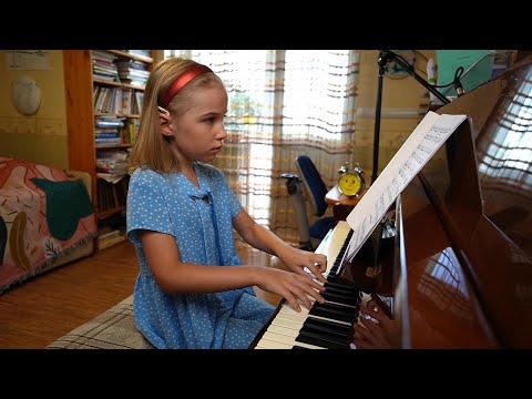 Видео: Ярослава Лемешкина, 7 лет. Произведение за три урока. М.П.Зив, "Озорная девчонка"