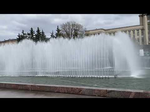 Видео: Прогулки по Санкт - Петербургу.От Московской площади до Проспекта Славы.